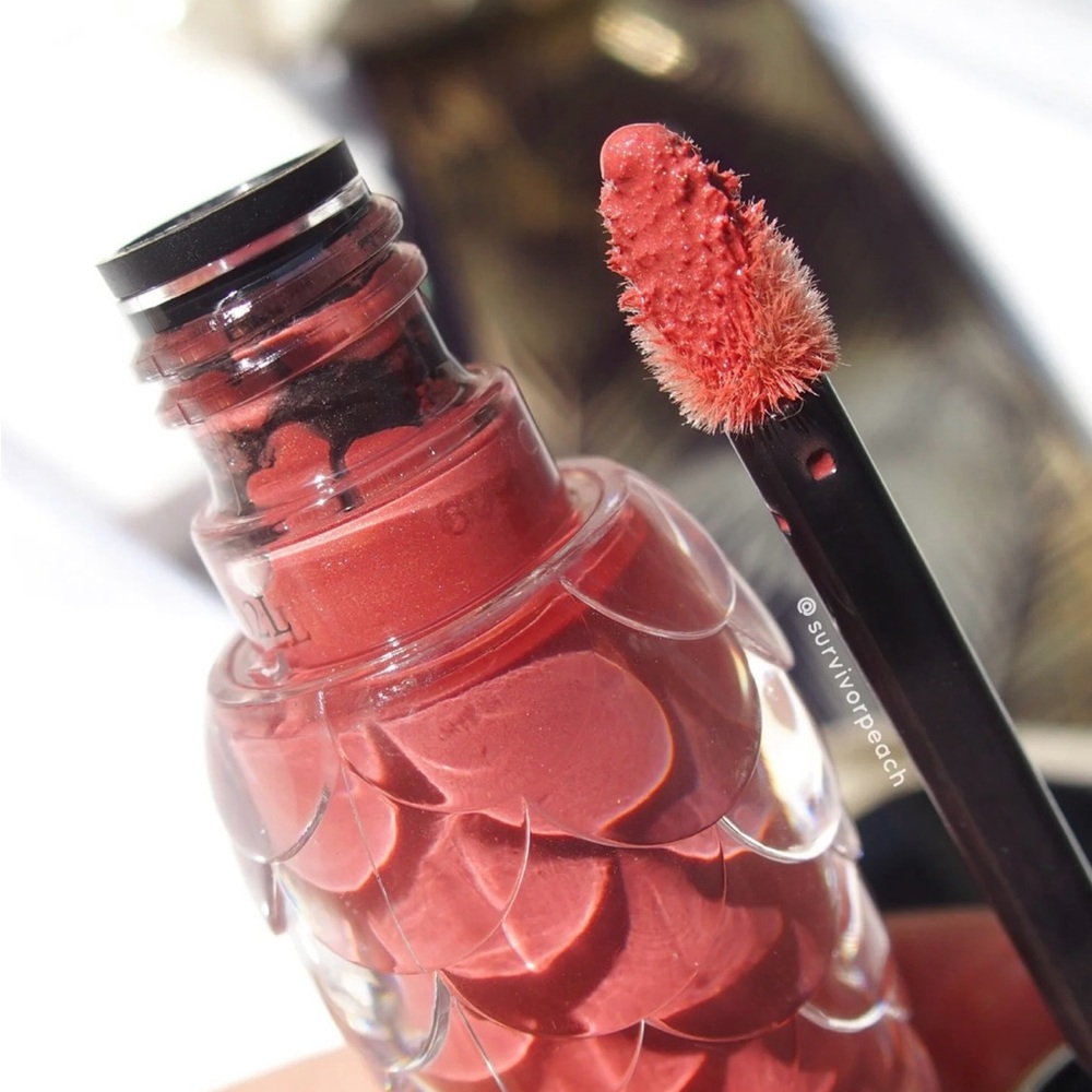 Louboutin Loubilaq Lip Lacquer-Akenana - Picture 4 of 6